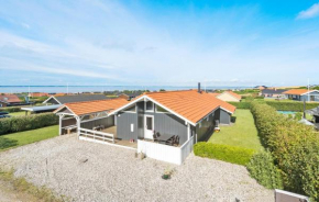 Beautiful Home In Vinderup With Sauna